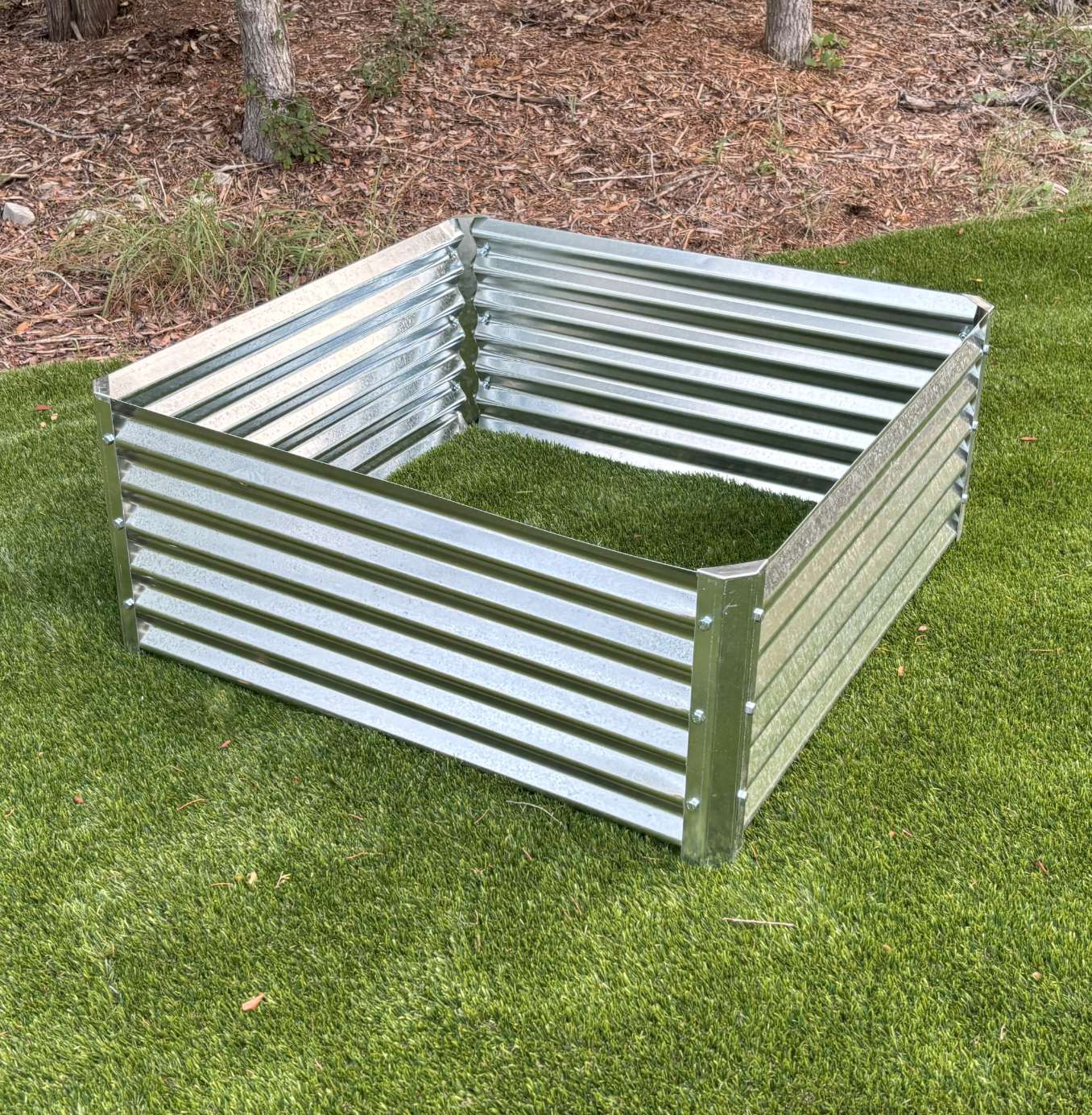 cuadra garden bed