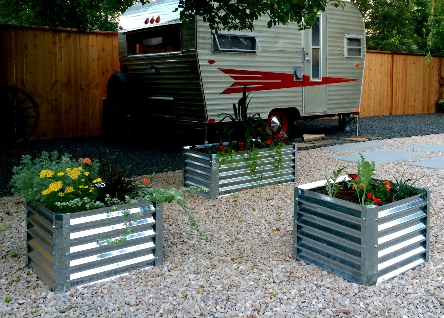cubo and sendero garden beds