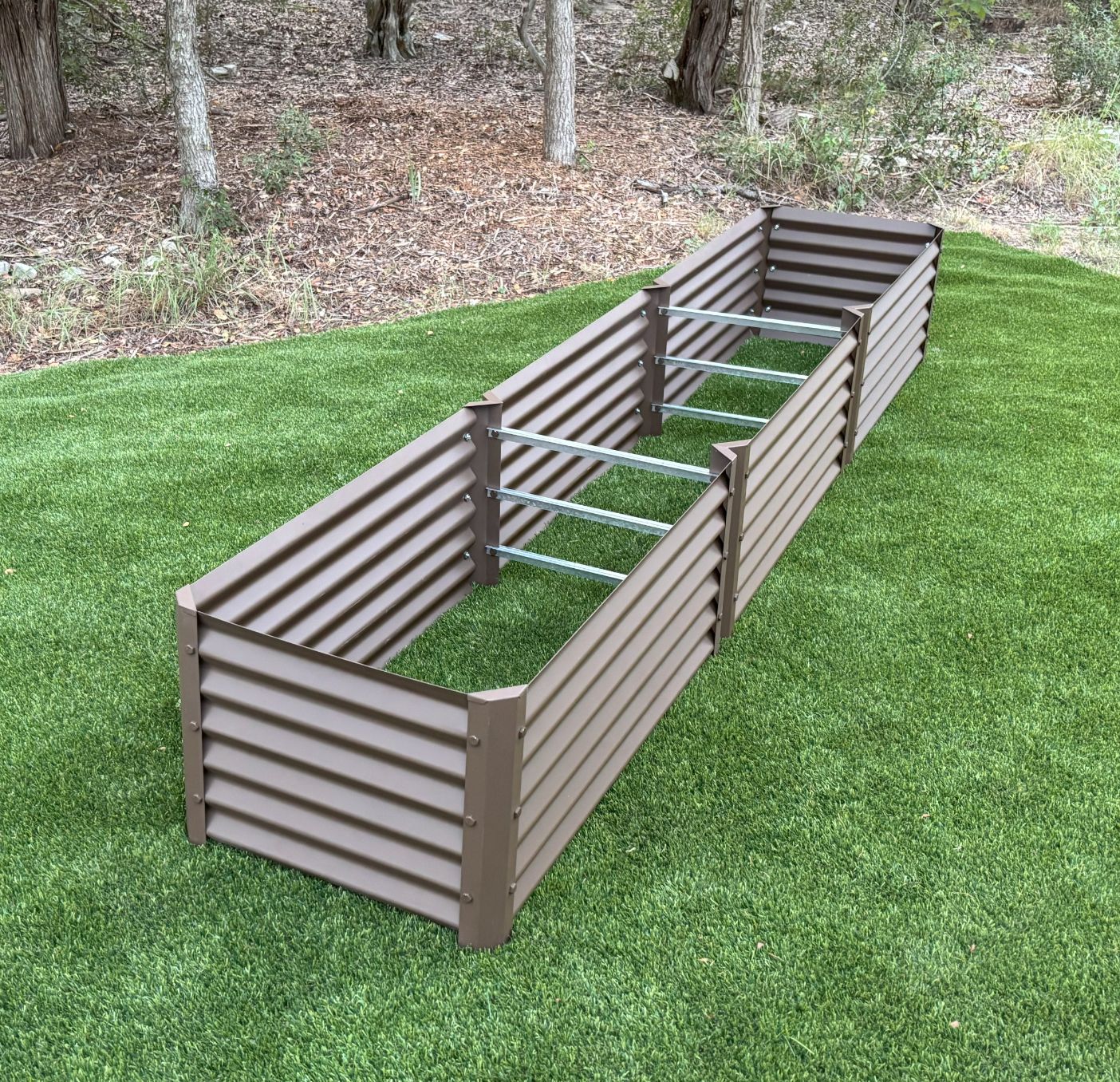narrow rustic largo garden bed